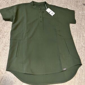 Figs Tunic Scrub Top in size S